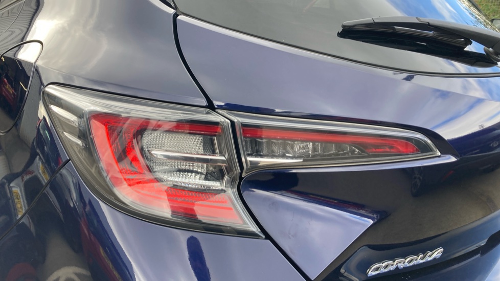 Toyota Corolla 2.0 VVT-i Hybrid GR Sport 5dr CVT Hybrid Hatchback - Image 21