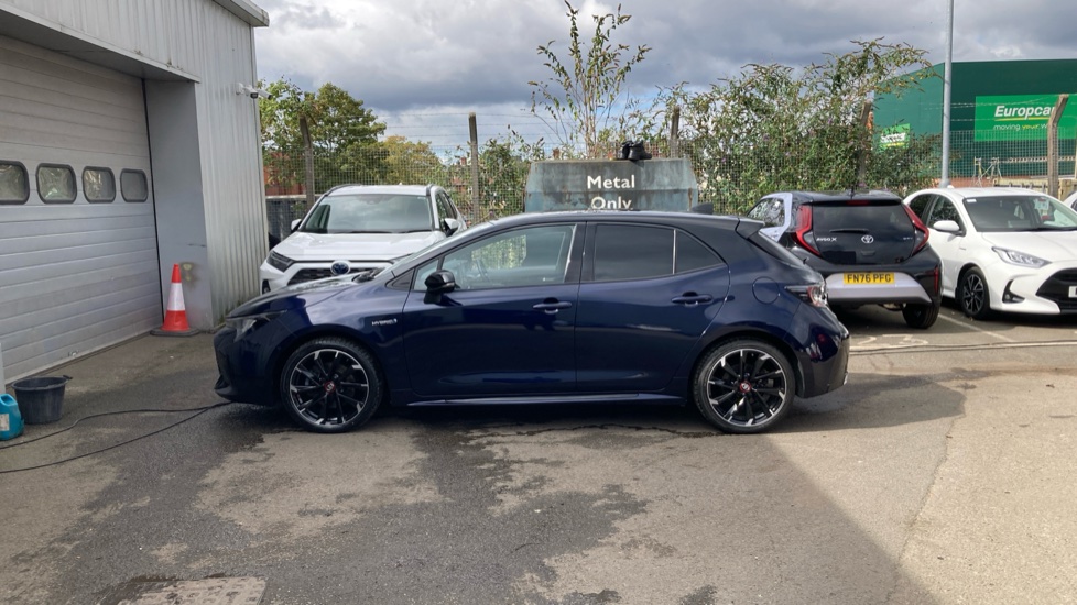 Toyota Corolla 2.0 VVT-i Hybrid GR Sport 5dr CVT Hybrid Hatchback - Image 24