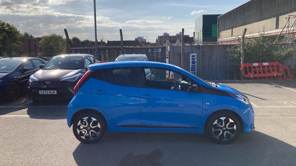 Toyota Aygo 1.0 VVT-i X-Trend 5dr Petrol Hatchback - Image 23