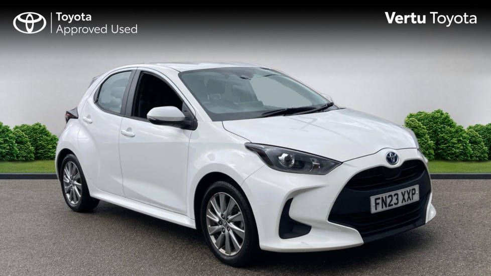 Toyota Yaris 1.5 Hybrid Icon 5dr CVT Hybrid Hatchback - Image 1