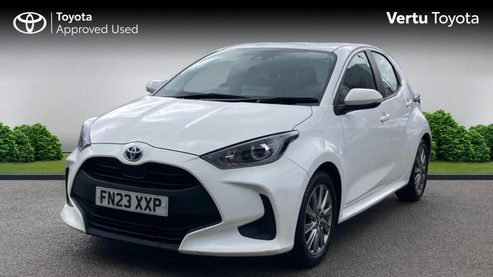 Toyota Yaris 1.5 Hybrid Icon 5dr CVT Hybrid Hatchback - Image 3