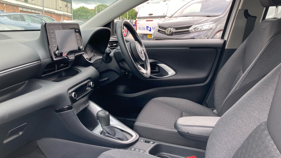 Toyota Yaris 1.5 Hybrid Icon 5dr CVT Hybrid Hatchback - Image 5