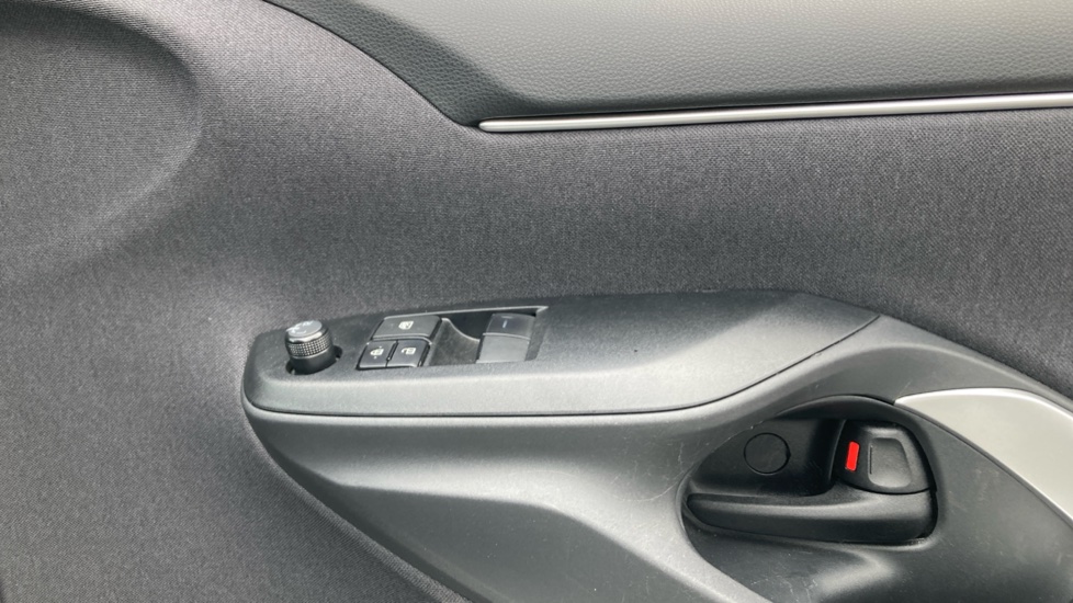 Toyota Yaris 1.5 Hybrid Icon 5dr CVT Hybrid Hatchback - Image 20