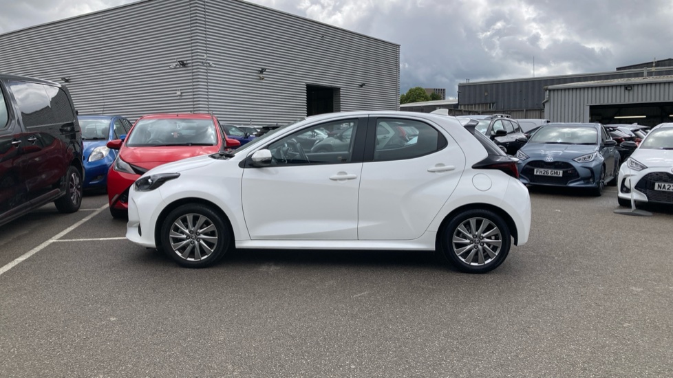 Toyota Yaris 1.5 Hybrid Icon 5dr CVT Hybrid Hatchback - Image 24