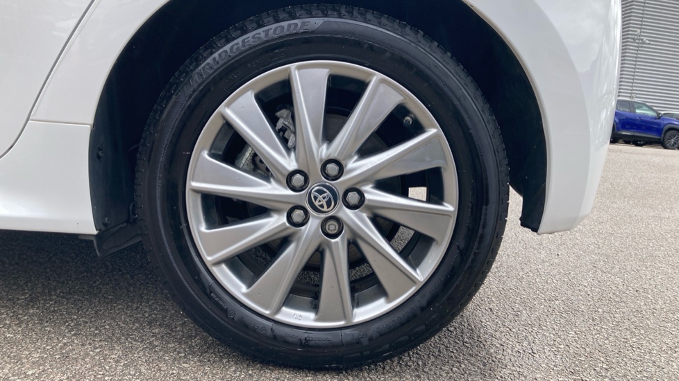 Toyota Yaris 1.5 Hybrid Icon 5dr CVT Hybrid Hatchback - Image 25