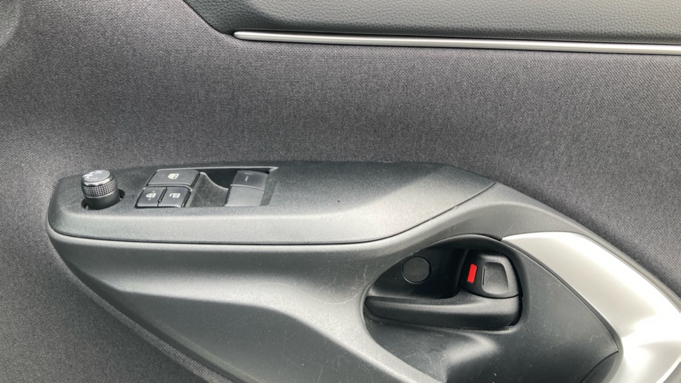 Toyota Yaris 1.5 Hybrid Icon 5dr CVT Hybrid Hatchback - Image 29
