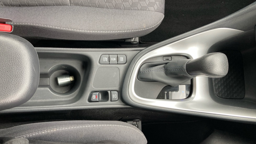 Toyota Yaris 1.5 Hybrid Icon 5dr CVT Hybrid Hatchback - Image 34