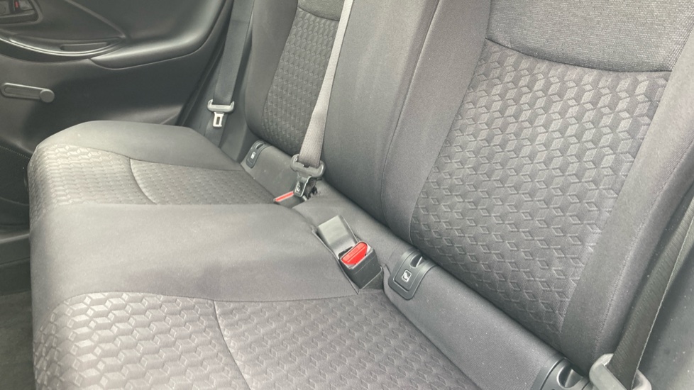 Toyota Yaris 1.5 Hybrid Icon 5dr CVT Hybrid Hatchback - Image 37