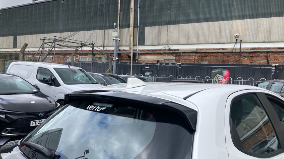 Toyota Yaris 1.5 Hybrid Icon 5dr CVT Hybrid Hatchback - Image 38