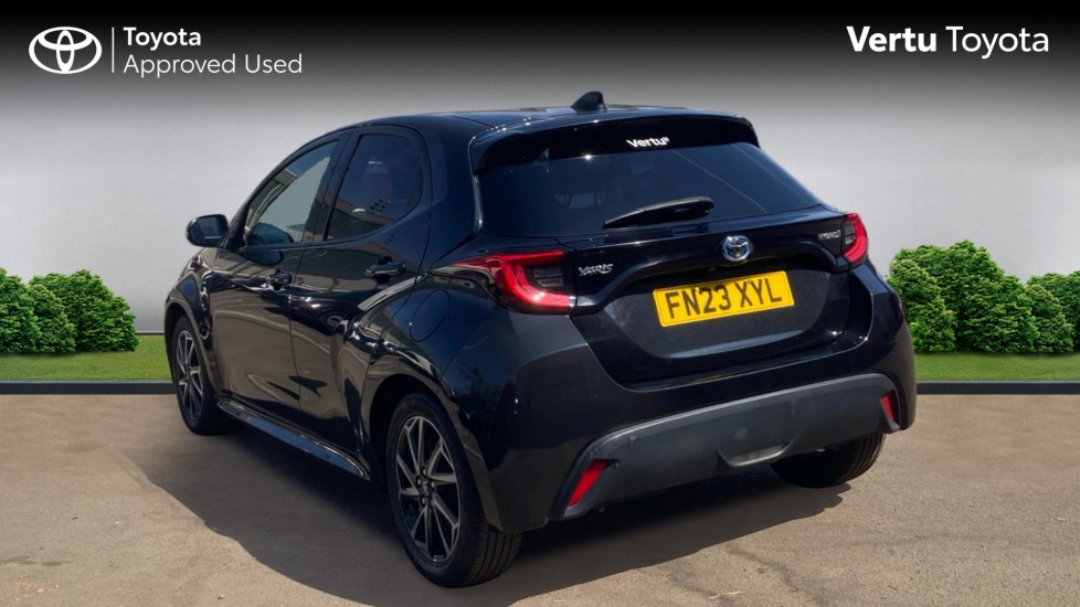 Toyota Yaris 1.5 Hybrid Design 5dr CVT Hybrid Hatchback - Image 4