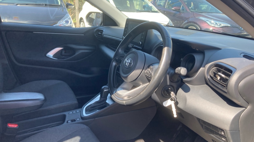 Toyota Yaris 1.5 Hybrid Design 5dr CVT Hybrid Hatchback - Image 12