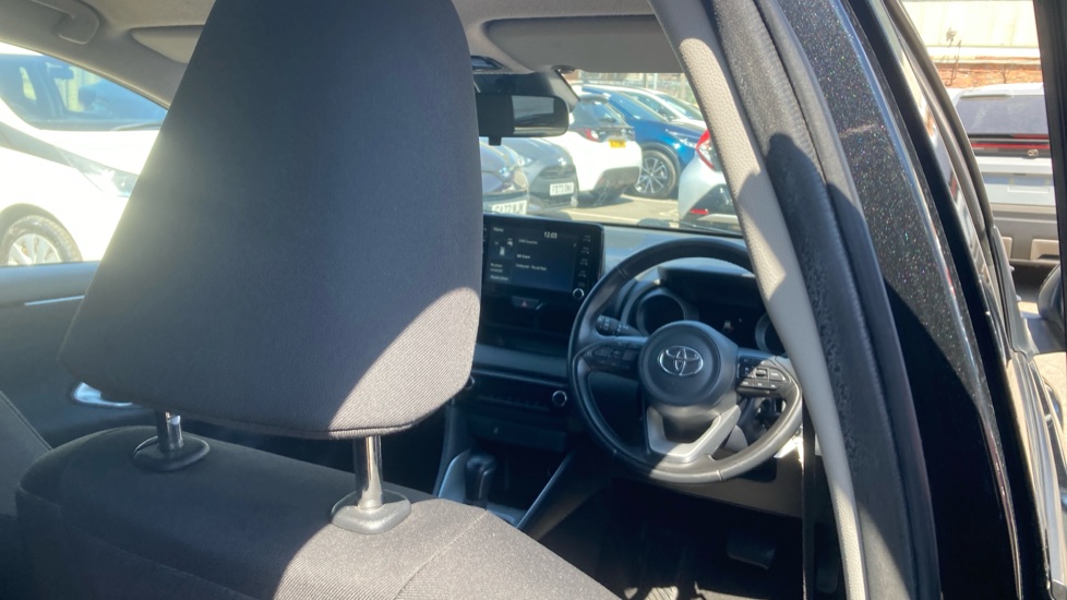 Toyota Yaris 1.5 Hybrid Design 5dr CVT Hybrid Hatchback - Image 19