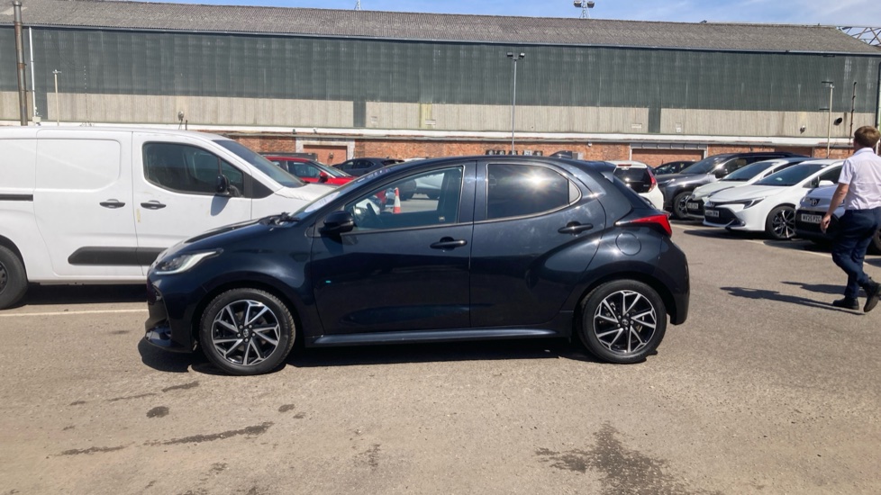 Toyota Yaris 1.5 Hybrid Design 5dr CVT Hybrid Hatchback - Image 24