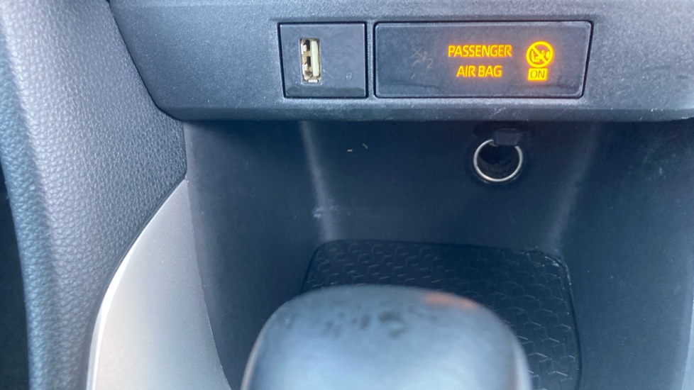 Toyota Yaris 1.5 Hybrid Design 5dr CVT Hybrid Hatchback - Image 33
