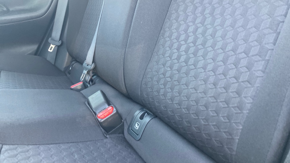 Toyota Yaris 1.5 Hybrid Design 5dr CVT Hybrid Hatchback - Image 40