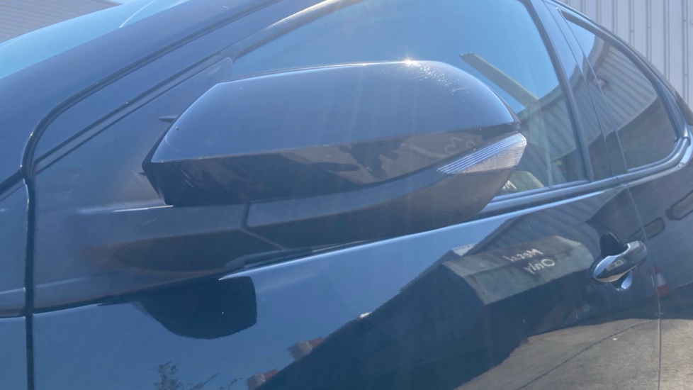 Toyota Yaris 1.5 Hybrid Design 5dr CVT Hybrid Hatchback - Image 48
