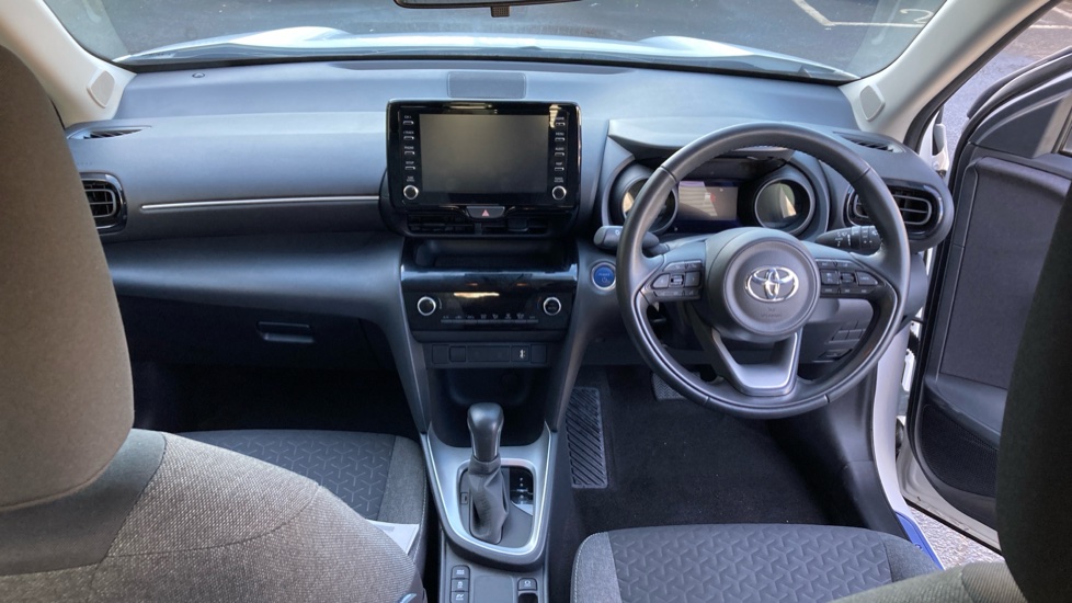 Toyota Yaris Cross 1.5 Hybrid Icon 5dr CVT Hybrid Estate - Image 6