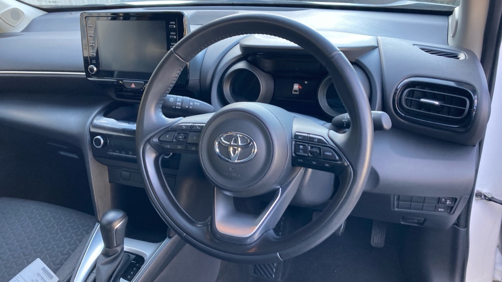 Toyota Yaris Cross 1.5 Hybrid Icon 5dr CVT Hybrid Estate - Image 7