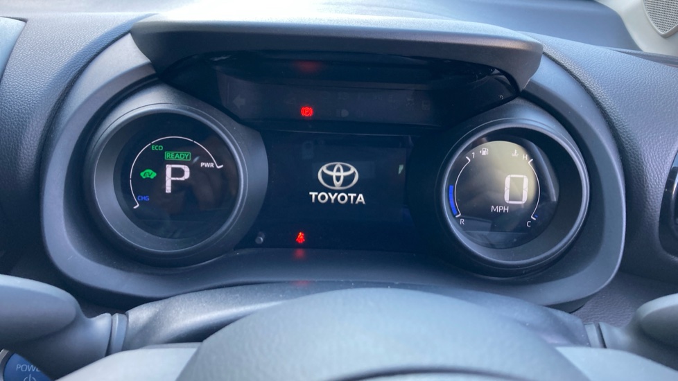 Toyota Yaris Cross 1.5 Hybrid Icon 5dr CVT Hybrid Estate - Image 11