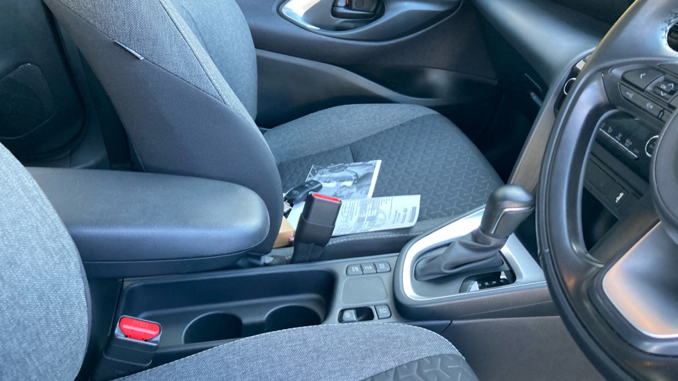 Toyota Yaris Cross 1.5 Hybrid Icon 5dr CVT Hybrid Estate - Image 18