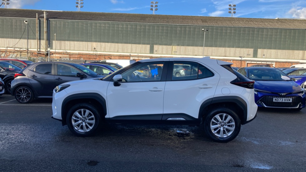 Toyota Yaris Cross 1.5 Hybrid Icon 5dr CVT Hybrid Estate - Image 24