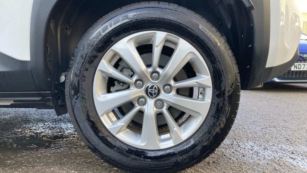 Toyota Yaris Cross 1.5 Hybrid Icon 5dr CVT Hybrid Estate - Image 25