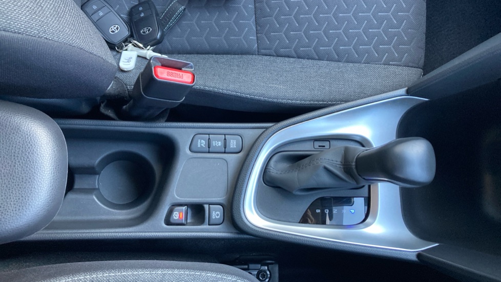 Toyota Yaris Cross 1.5 Hybrid Icon 5dr CVT Hybrid Estate - Image 38