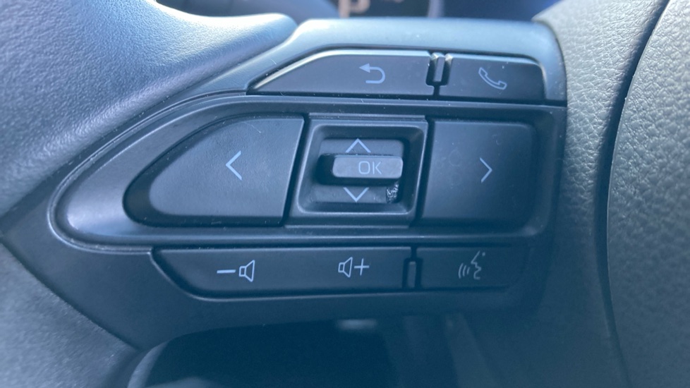 Toyota Yaris Cross 1.5 Hybrid Icon 5dr CVT Hybrid Estate - Image 39