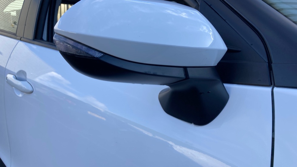 Toyota Yaris Cross 1.5 Hybrid Icon 5dr CVT Hybrid Estate - Image 48