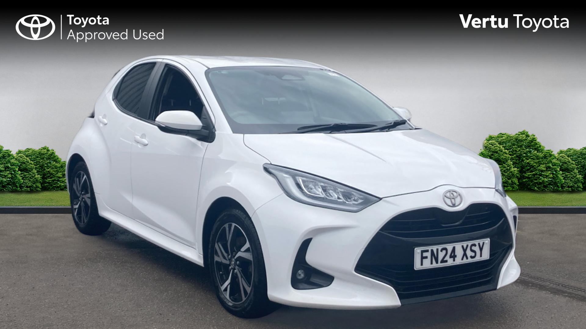 Toyota Yaris listing photo