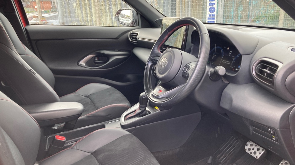Toyota Yaris Cross 1.5 Hybrid GR Sport 5dr CVT Hybrid Estate - Image 12