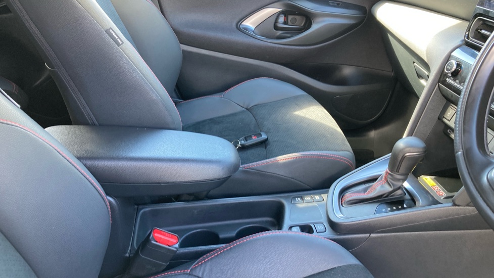 Toyota Yaris Cross 1.5 Hybrid GR Sport 5dr CVT Hybrid Estate - Image 18