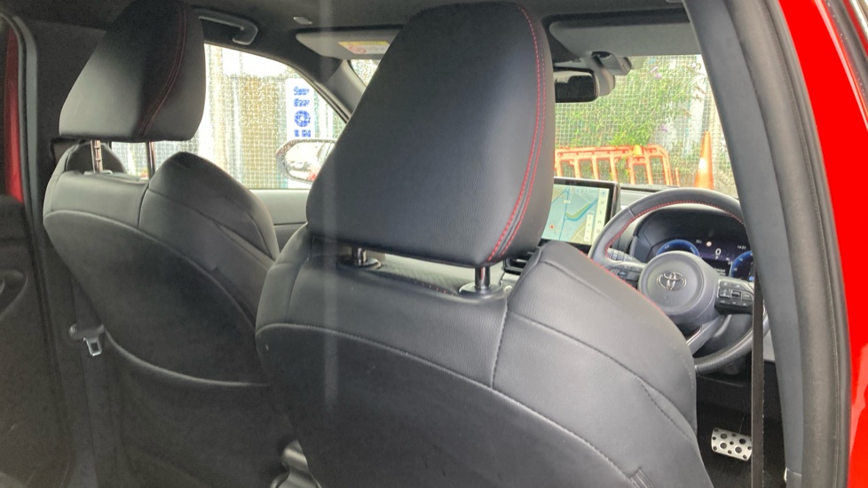 Toyota Yaris Cross 1.5 Hybrid GR Sport 5dr CVT Hybrid Estate - Image 19