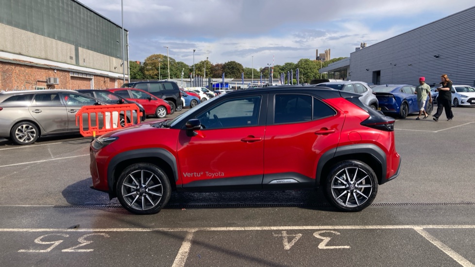 Toyota Yaris Cross 1.5 Hybrid GR Sport 5dr CVT Hybrid Estate - Image 24