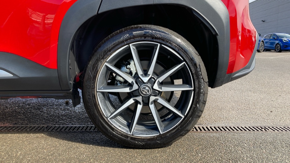 Toyota Yaris Cross 1.5 Hybrid GR Sport 5dr CVT Hybrid Estate - Image 25