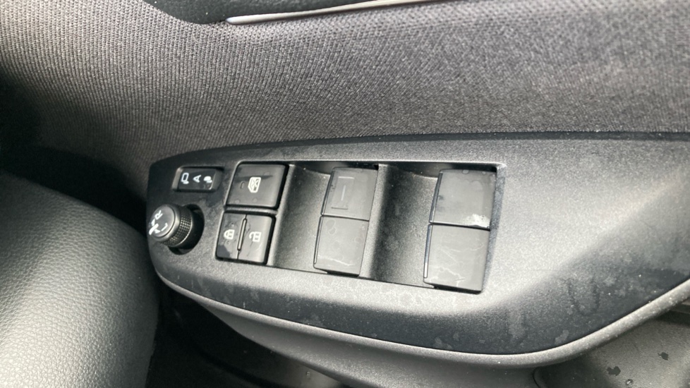Toyota Yaris Cross 1.5 Hybrid GR Sport 5dr CVT Hybrid Estate - Image 32