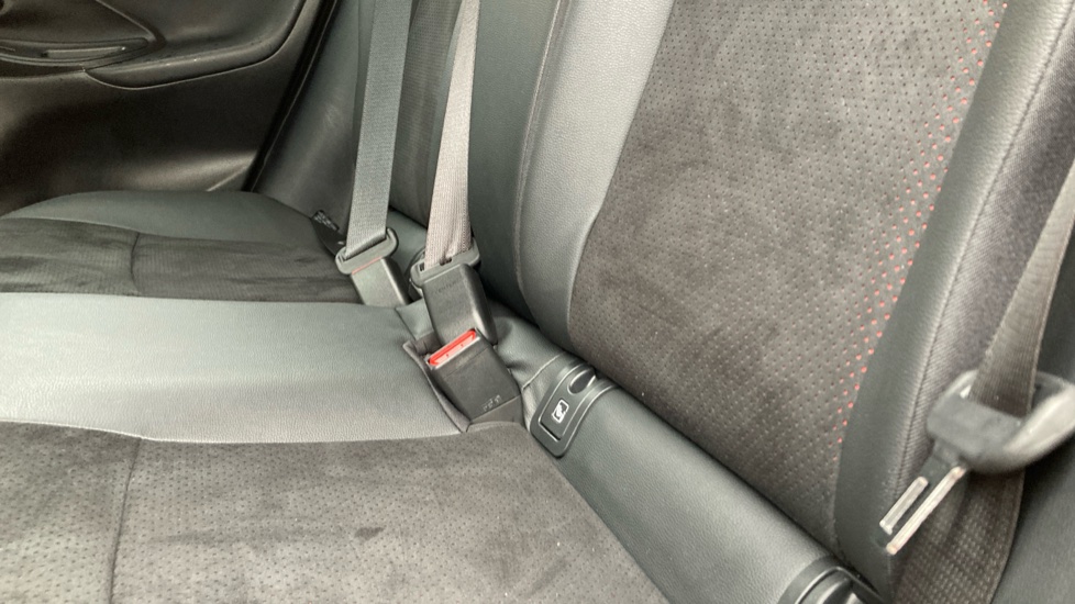 Toyota Yaris Cross 1.5 Hybrid GR Sport 5dr CVT Hybrid Estate - Image 39