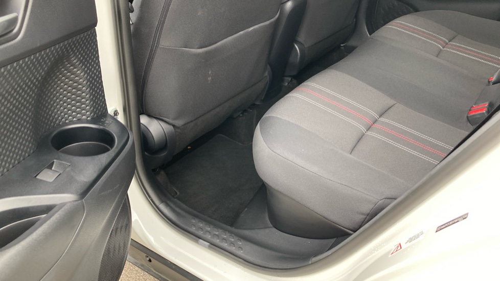 Toyota C-HR 2.0 Hybrid GR Sport 5dr CVT Hybrid Hatchback - Image 15