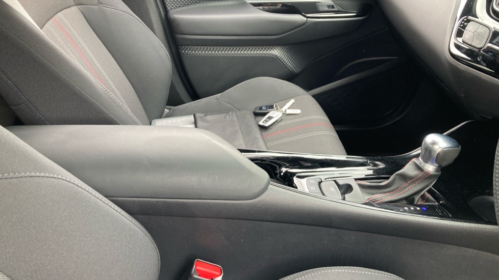 Toyota C-HR 2.0 Hybrid GR Sport 5dr CVT Hybrid Hatchback - Image 18