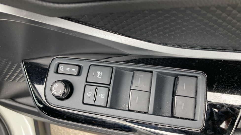 Toyota C-HR 2.0 Hybrid GR Sport 5dr CVT Hybrid Hatchback - Image 31