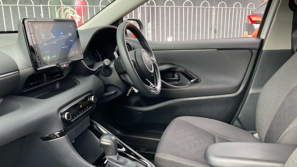 Toyota Yaris 1.5 Hybrid Design 5dr CVT Hybrid Hatchback - Image 5