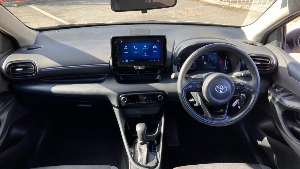 Toyota Yaris 1.5 Hybrid Design 5dr CVT Hybrid Hatchback - Image 6