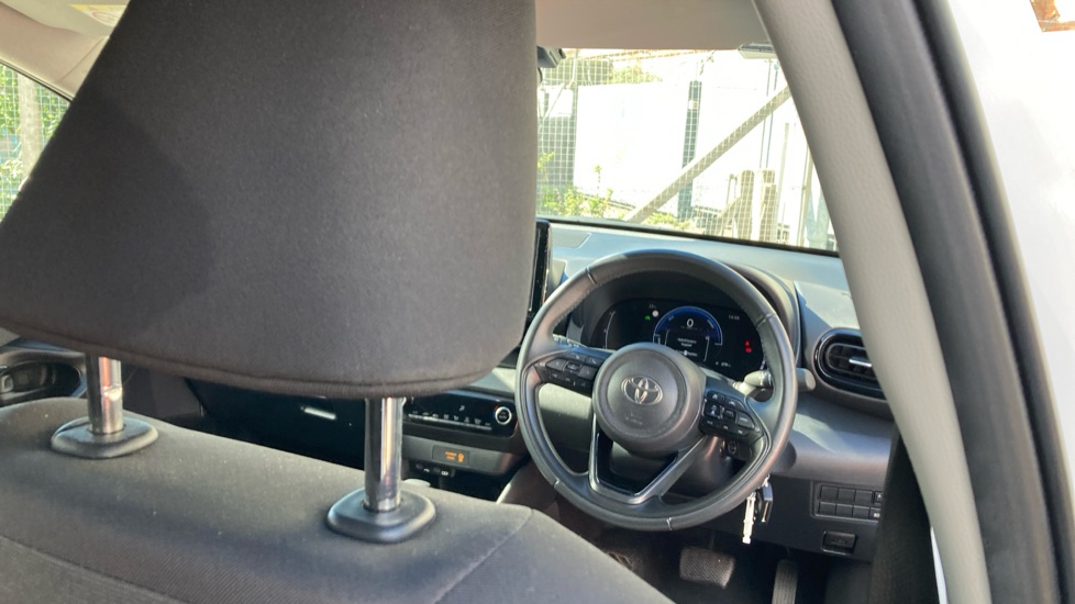 Toyota Yaris 1.5 Hybrid Design 5dr CVT Hybrid Hatchback - Image 19
