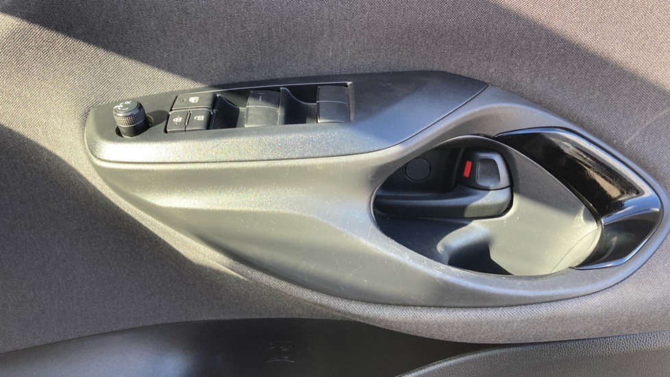 Toyota Yaris 1.5 Hybrid Design 5dr CVT Hybrid Hatchback - Image 20