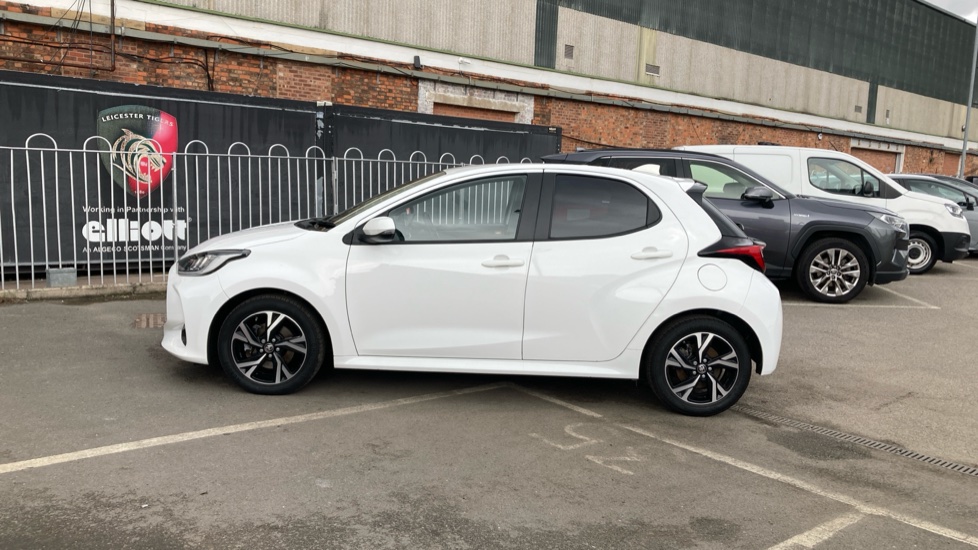 Toyota Yaris 1.5 Hybrid Design 5dr CVT Hybrid Hatchback - Image 24