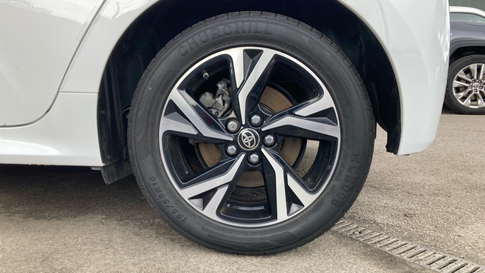 Toyota Yaris 1.5 Hybrid Design 5dr CVT Hybrid Hatchback - Image 25