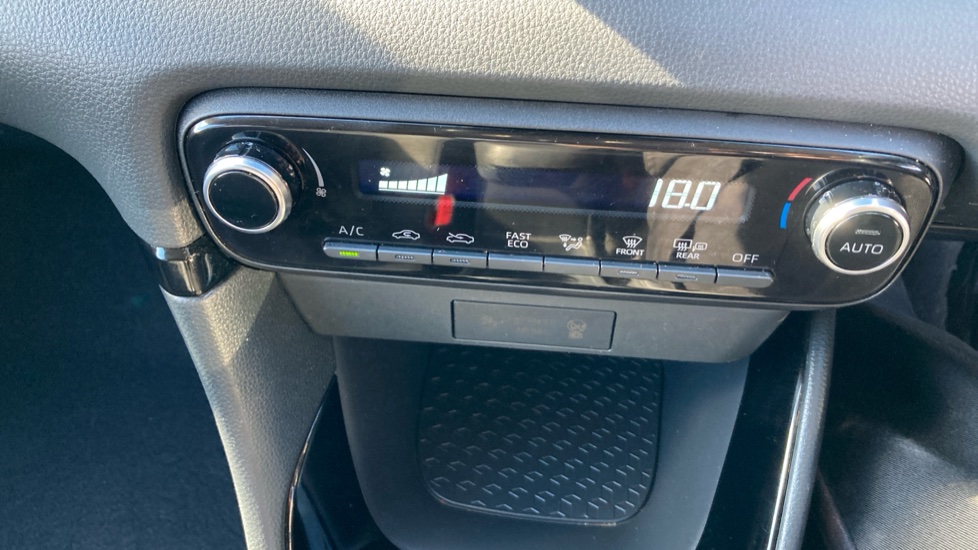 Toyota Yaris 1.5 Hybrid Design 5dr CVT Hybrid Hatchback - Image 32