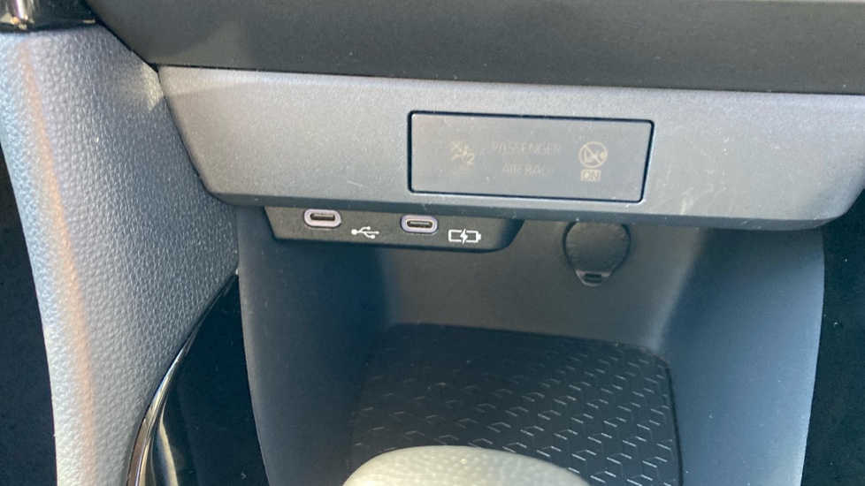 Toyota Yaris 1.5 Hybrid Design 5dr CVT Hybrid Hatchback - Image 35