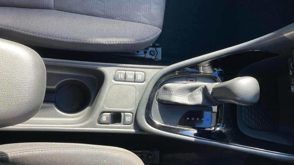 Toyota Yaris 1.5 Hybrid Design 5dr CVT Hybrid Hatchback - Image 36
