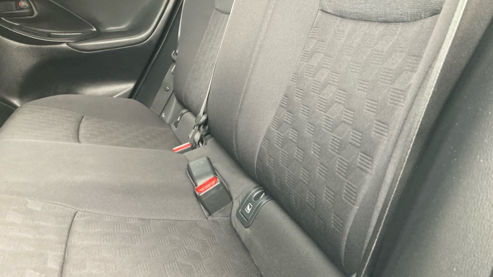 Toyota Yaris 1.5 Hybrid Design 5dr CVT Hybrid Hatchback - Image 38